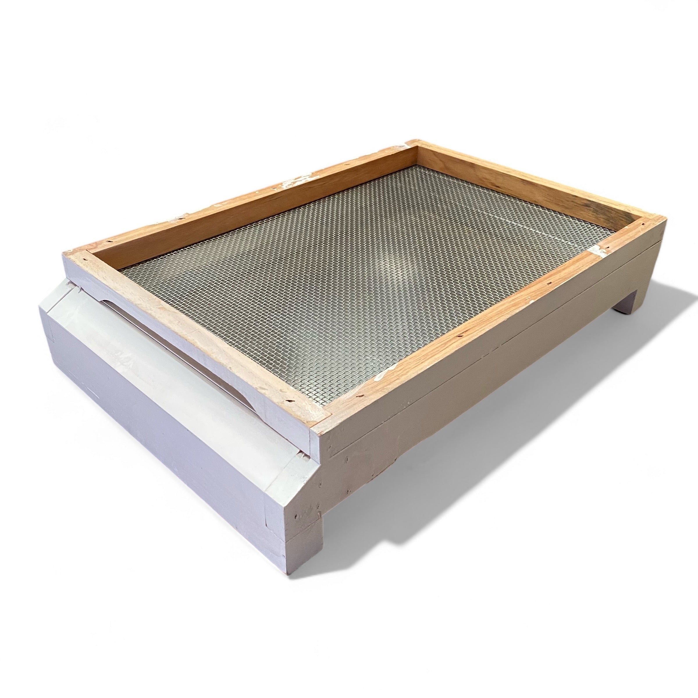 Premium Screened Bottom Board (Wax Dipped & Painted) with Metal Tray