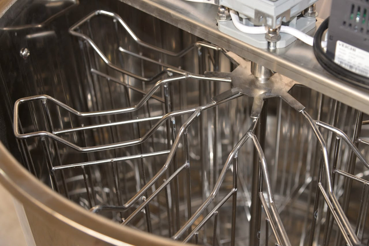 Reversible Electrical Honey Extractor - 6 Frame
